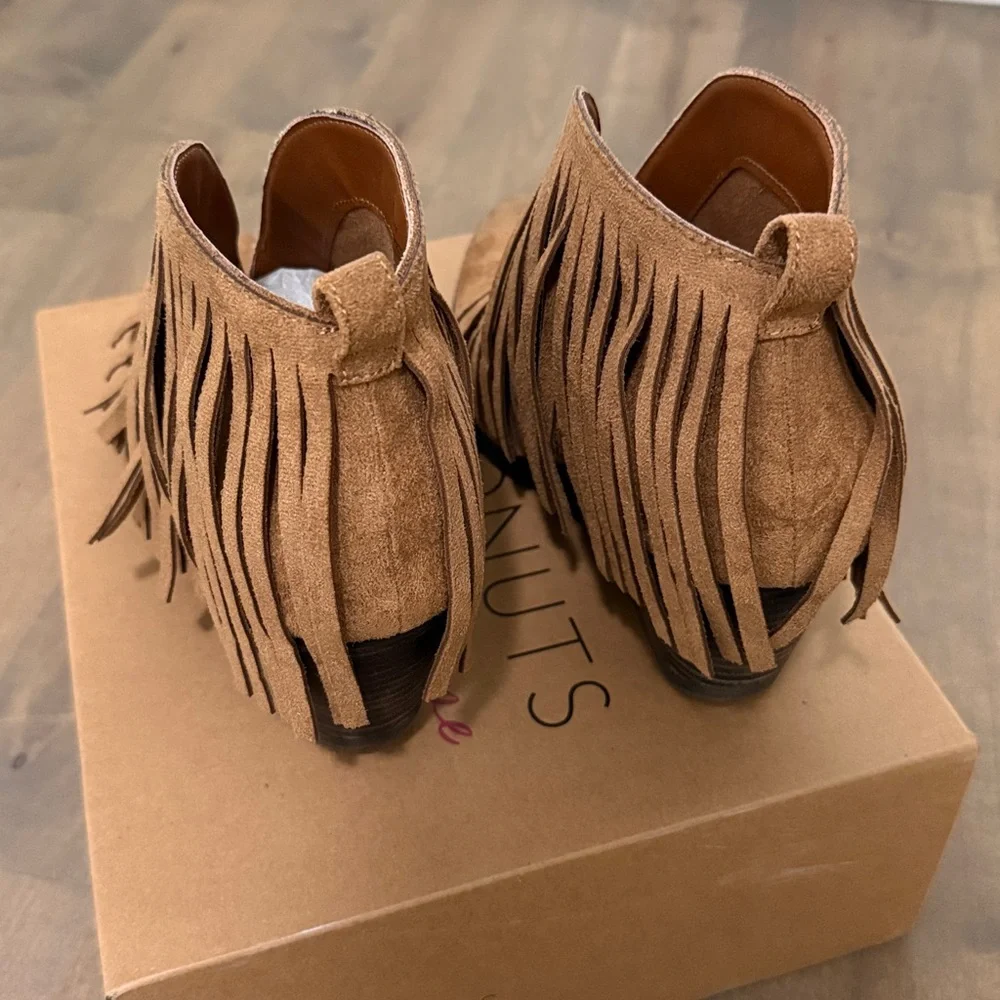 Coconuts by Matisse Lambert bootie in Saddle size 9.5 - Picture 4 of 5